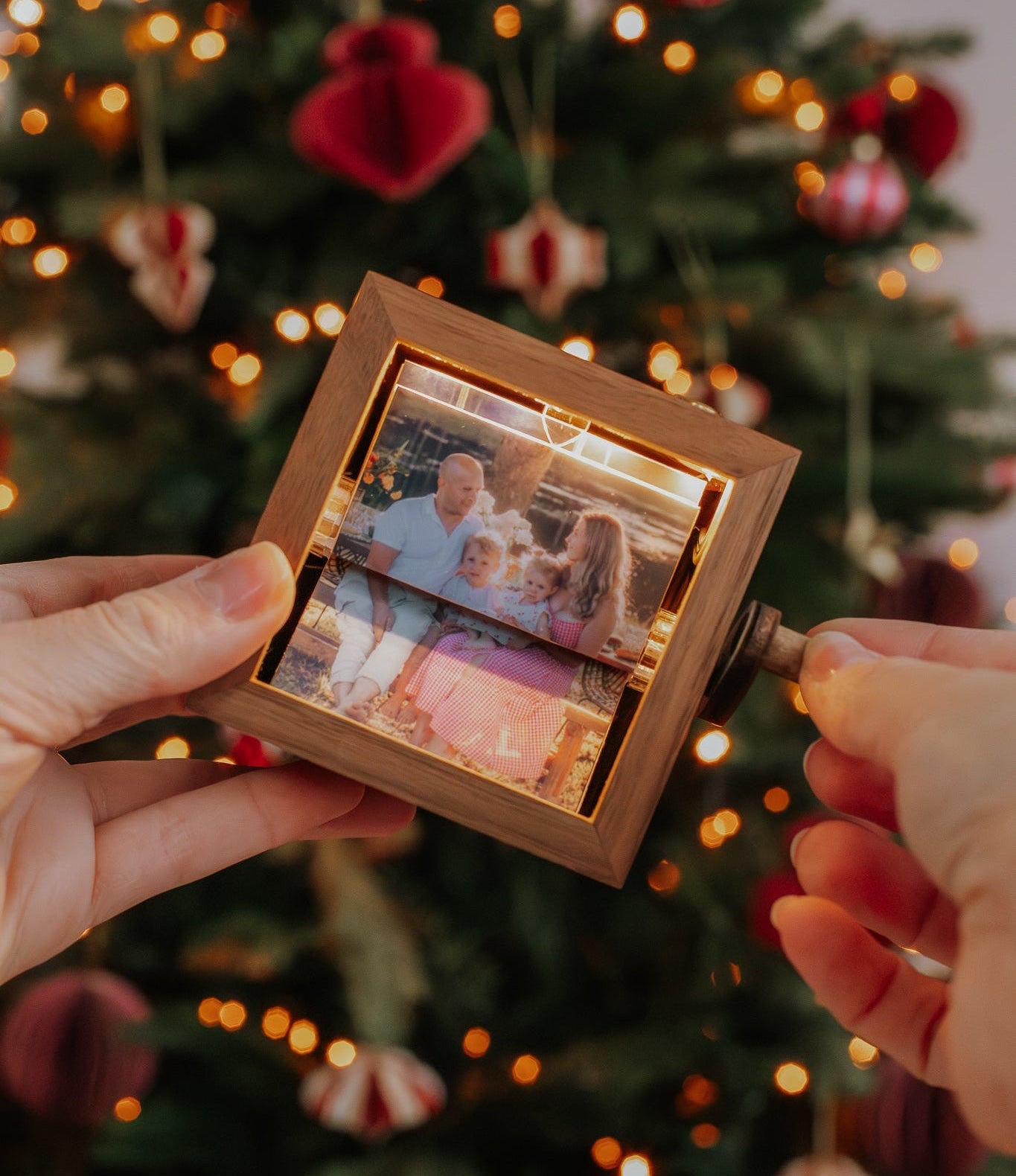 NEW! Animated Photo FlipBox - 16 photos