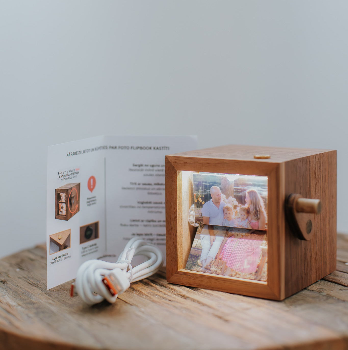 JAUNUMS! Kustīgo Foto Kastīte