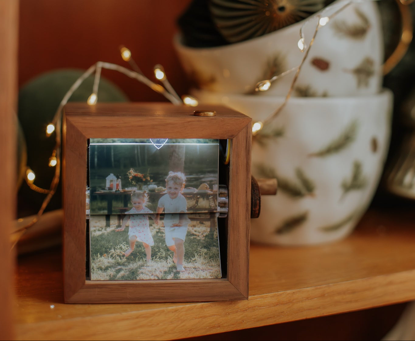 JAUNUMS! Kustīgo Foto Kastīte